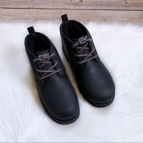 UGG Men’s Neumel Waterproof Chukka Boots In Black - Picture 3 of 8